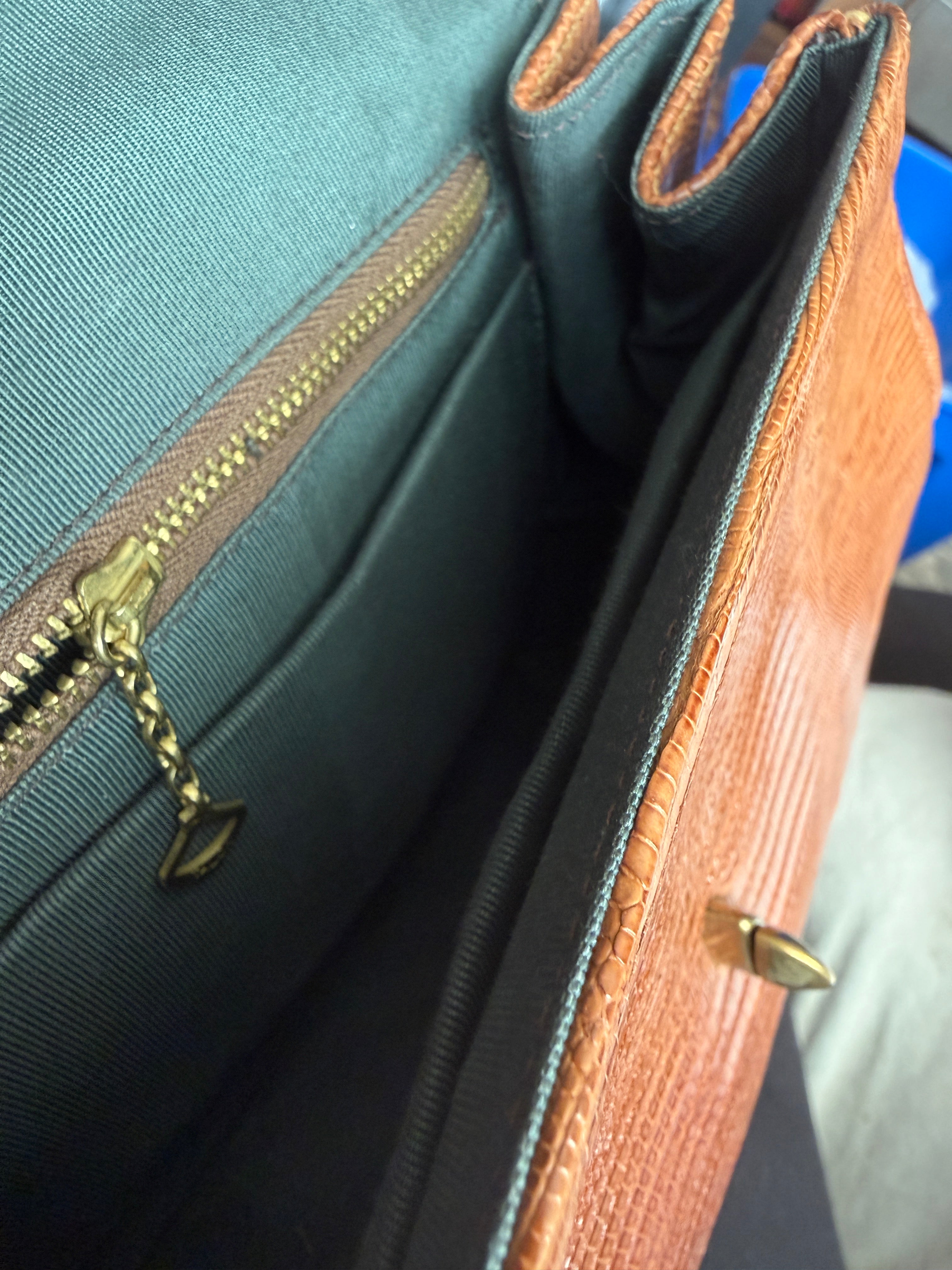 Vintage Cognac Brown Lizard-Embossed Handbag - Mid-Century Style Turn-Lock Purse