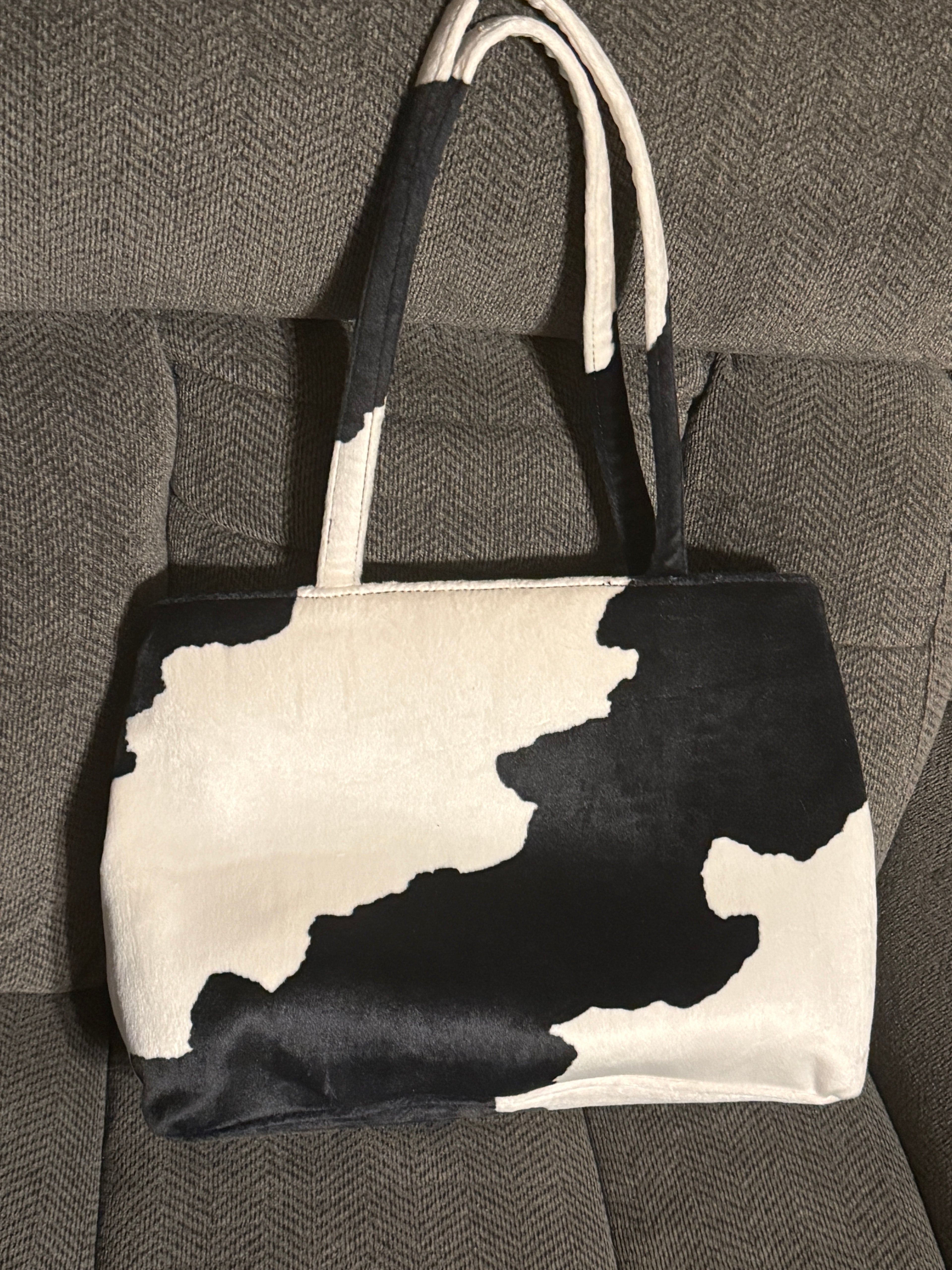 Vintage Y2K Apostrophe Plush Cow Print Shoulder Bag 🐄✨